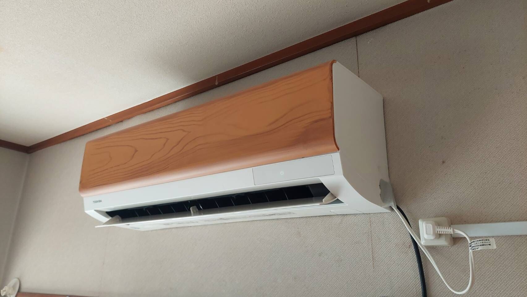 お気軽に相談！木目調ベンチを手に入れよう